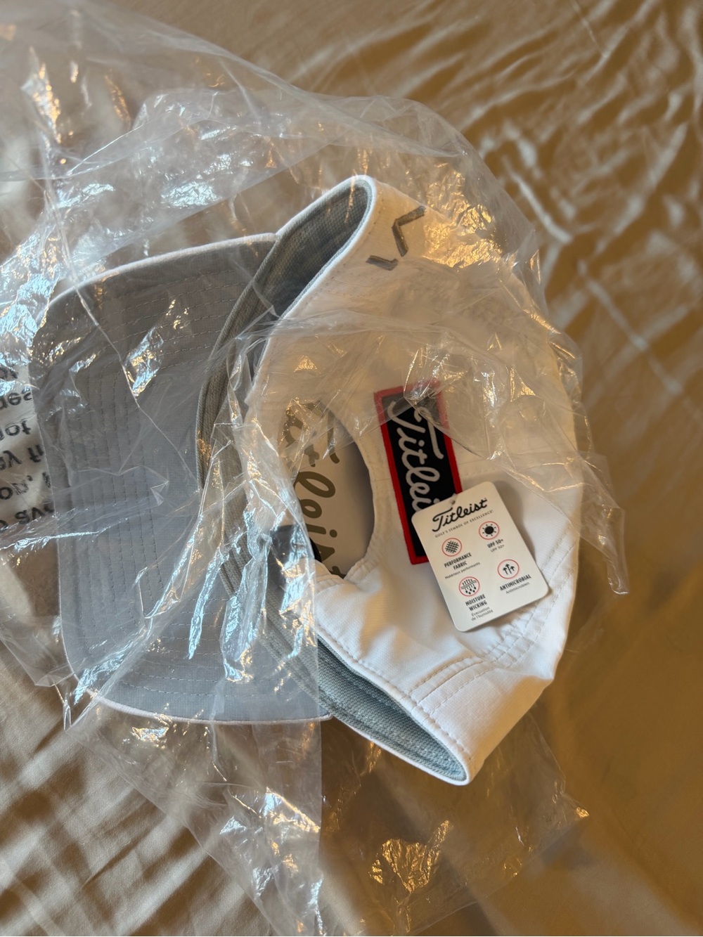 BNWT Titleist white golf cap
